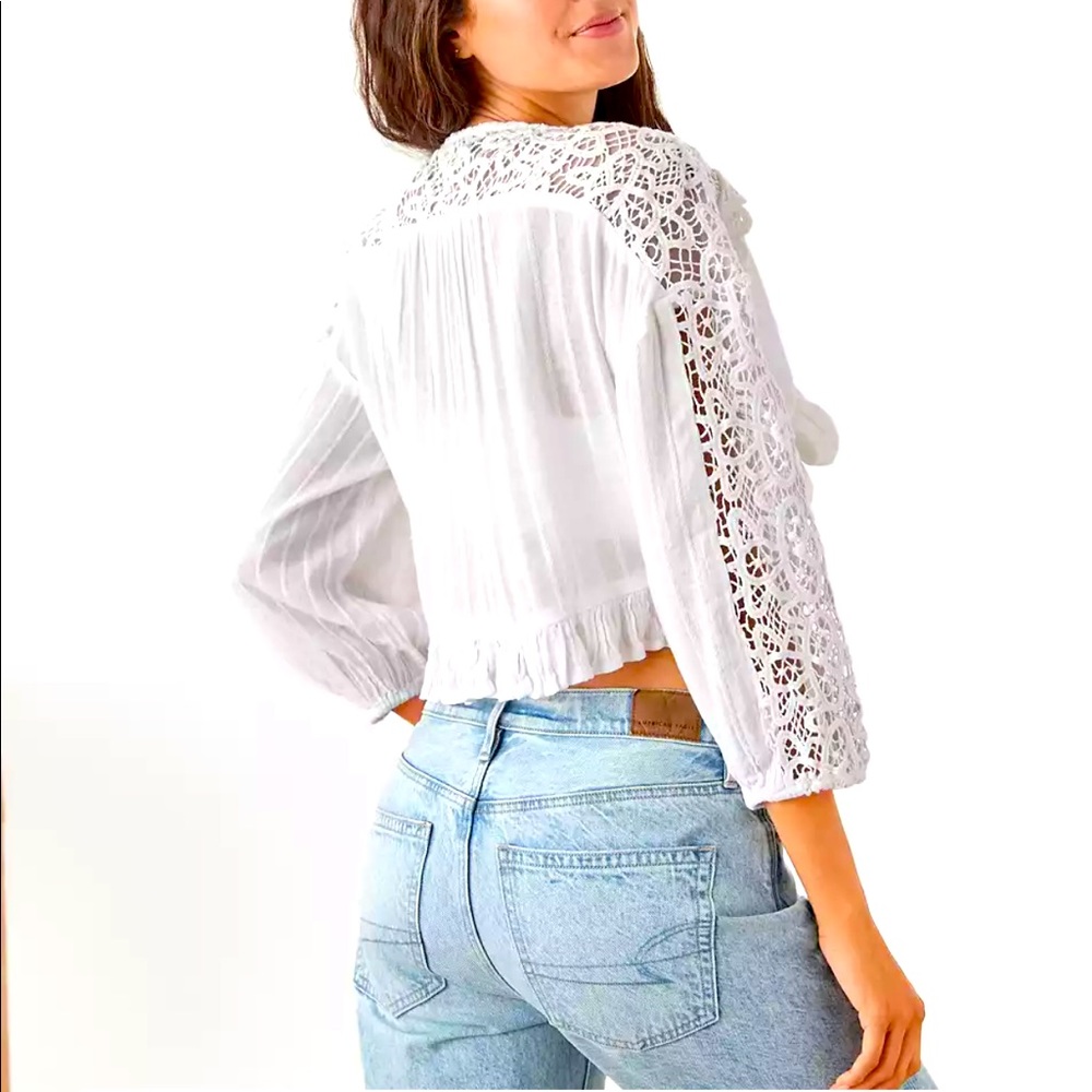 Size Small White Cropped blouse